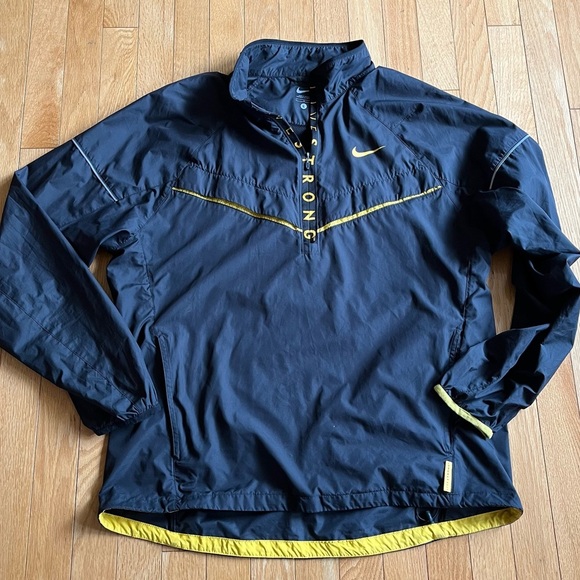Nike windbreaker jacket. Large - Picture 2 of 5